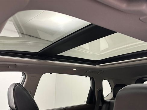 Certified 2023 Nissan Rogue SV w/ SV Premium Package image 18