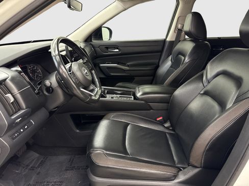 Used 2023 Nissan Pathfinder SL FWD image 17