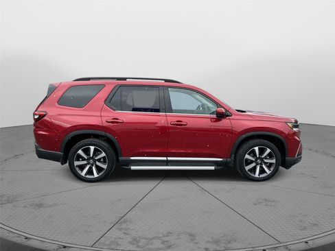 Certified 2025 Honda Pilot Touring image 2