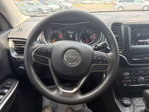Used 2020 Jeep Cherokee Latitude AWD/4WD image 8