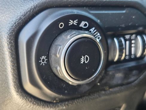 Used 2022 Jeep Wrangler Unlimited Sport AWD/4WD image 13