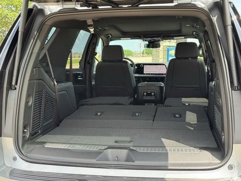 New 2026 Chevrolet Tahoe Z71 w/ Comfort Package AWD/4WD image 27