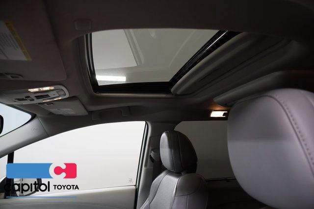 Certified 2022 Toyota Sienna Limited AWD/4WD image 16