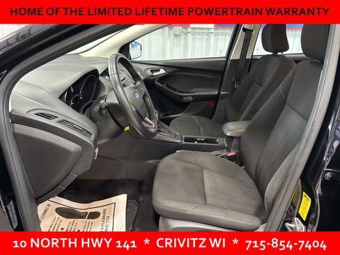 Used 2017 Ford Focus SE w/ Cold Weather Package FWD image 9