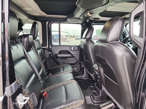 Used 2020 Jeep Wrangler Unlimited Sahara image 17