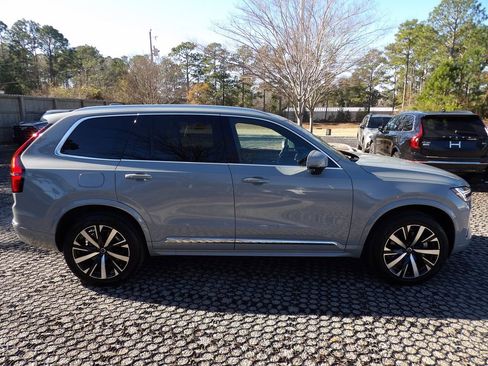 Certified 2025 Volvo XC90 B5 Core image 5