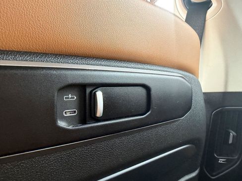 Used 2024 BMW X7 xDrive40i w/ Premium Package AWD/4WD image 30