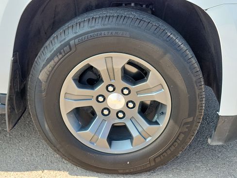 Used 2019 Chevrolet Tahoe LS w/ Enhanced Driver Alert Package RWD image 7