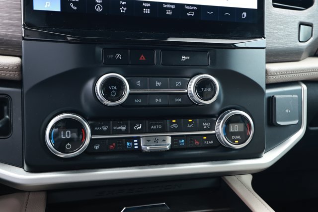 Used 2024 Ford Expedition Max Limited RWD image 18