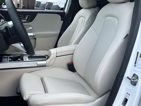 New 2026 Mercedes-Benz GLB 250 4MATIC image 18