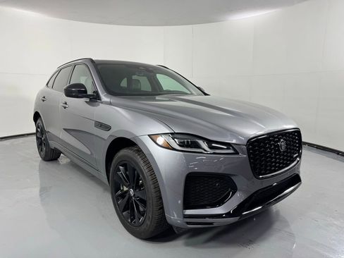 Used 2025 Jaguar F-PACE R-Dynamic S image 3