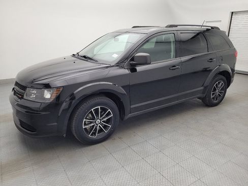 Used 2018 Dodge Journey SE w/ Blacktop Package FWD image 2