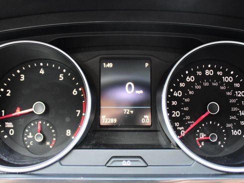 Used 2018 Volkswagen Tiguan SE image 17