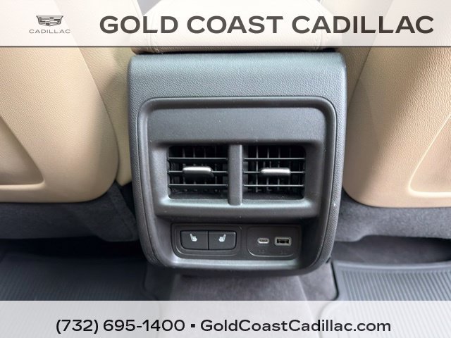 Used 2024 Cadillac XT4 Luxury w/ Cold Weather Package AWD/4WD image 9