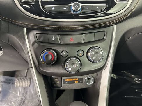 Used 2017 Chevrolet Trax LS AWD/4WD image 9