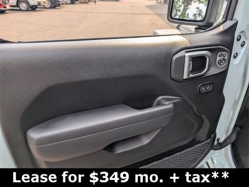 Used 2024 Jeep Wrangler Unlimited Rubicon w/ Convenience Group image 16