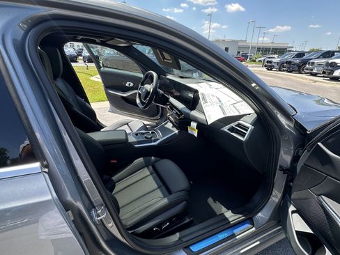 Used 2025 BMW 330i xDrive Sedan w/ Premium Package image 33
