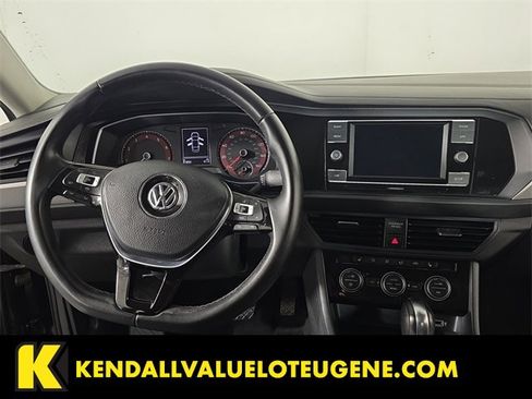 Used 2019 Volkswagen Jetta R-Line image 9
