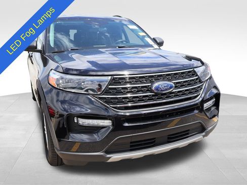 Used 2023 Ford Explorer XLT w/ Equipment Group 202A AWD/4WD image 8