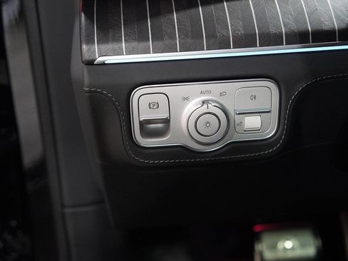 Used 2025 Mercedes-Benz Maybach GLS 600 4MATIC image 86
