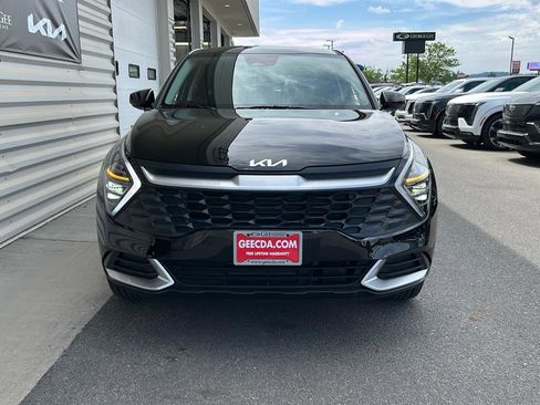 New 2025 Kia Sportage LX image 2