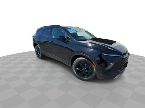 Certified 2024 Chevrolet Blazer LT w/ Convenience Package FWD image 2