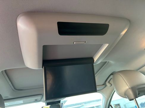 Used 2022 Toyota Sienna Limited FWD image 34