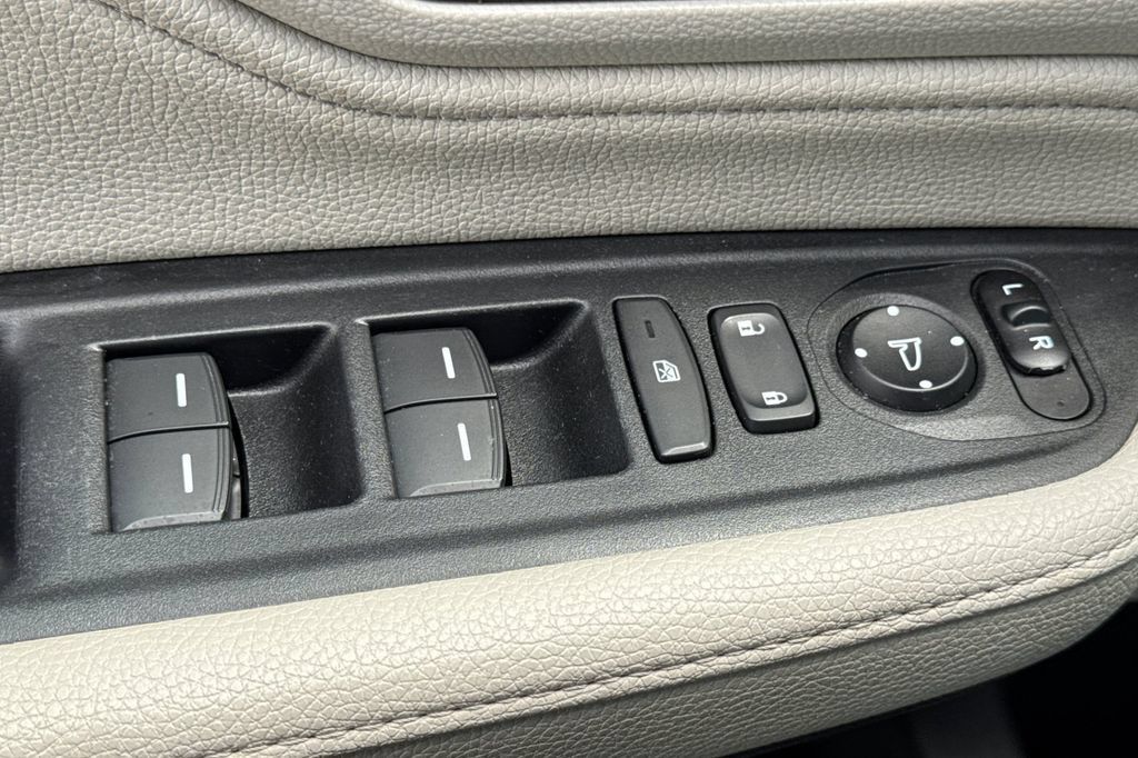 Certified 2025 Honda Odyssey Touring image 14