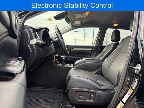 Used 2017 Toyota Highlander Plus image 10