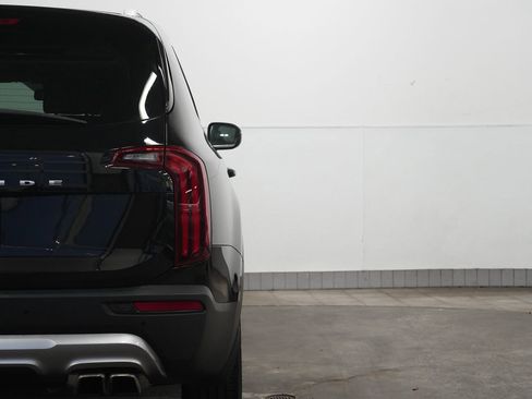 Used 2022 Kia Telluride EX w/ EX Premium Package image 13