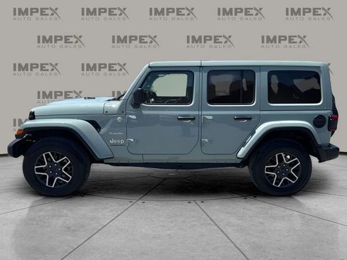 Used 2024 Jeep Wrangler Unlimited Sahara w/ Safety Group AWD/4WD image 2