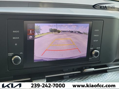 Used 2024 Kia Carnival LX FWD image 27