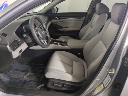 Used 2019 Honda Accord EX image 12