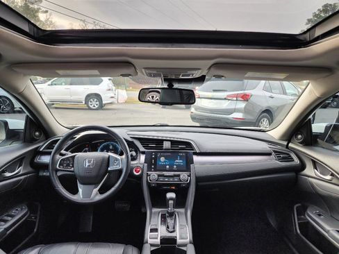 Used 2017 Honda Civic Touring image 11