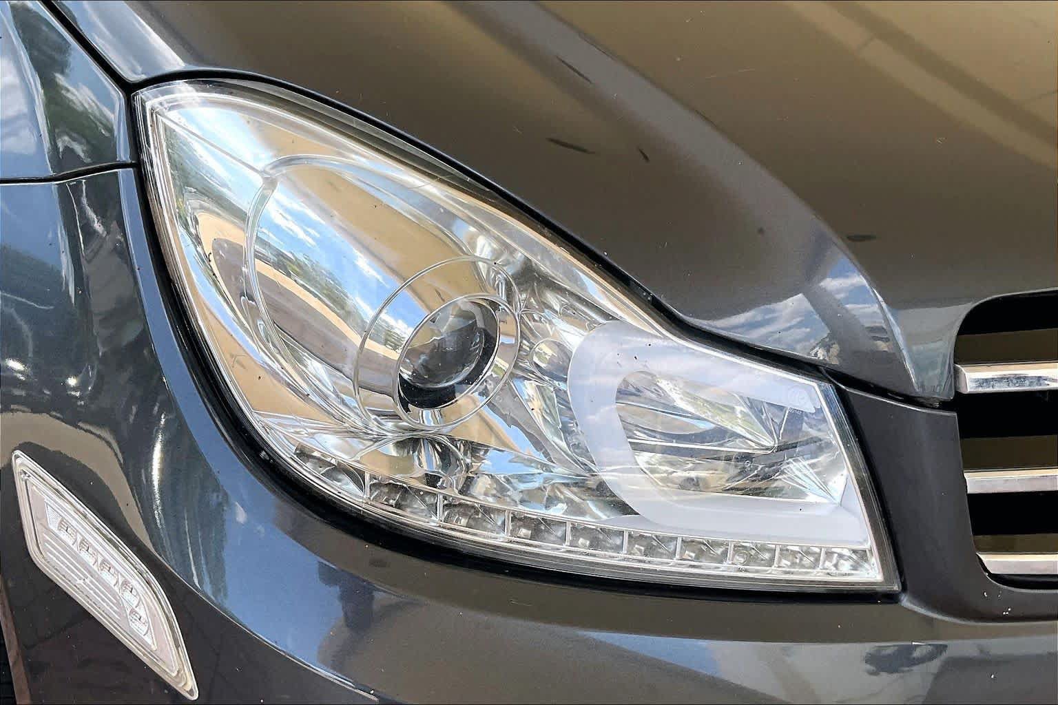 Used 2014 Mercedes-Benz C 250 Sedan image 25