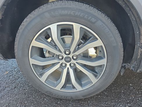 Certified 2022 Ford Explorer ST-Line w/ Class IV Trailer Tow Package image 11