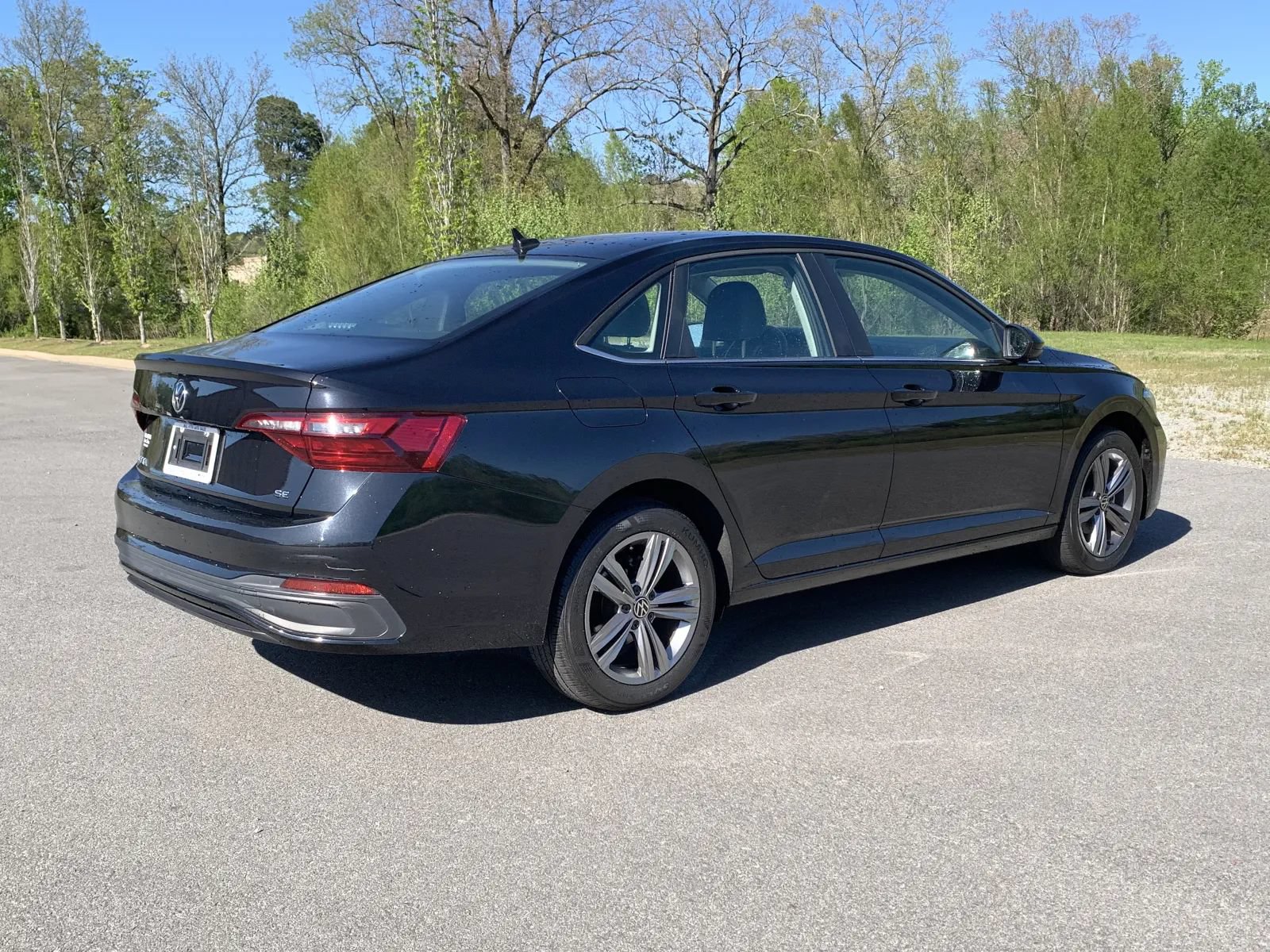 Used 2024 Volkswagen Jetta SE FWD image 7