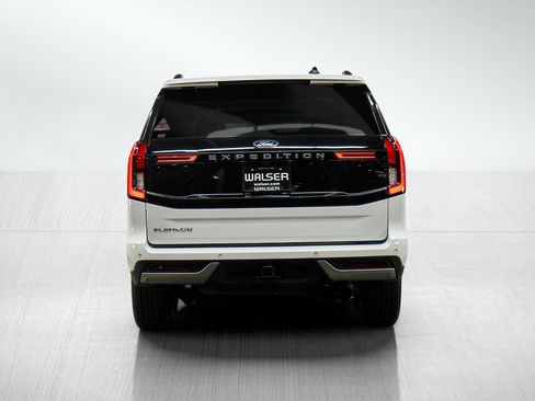 Used 2025 Ford Expedition Platinum AWD/4WD image 4