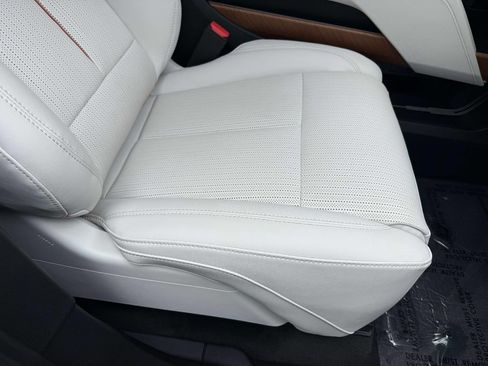 Used 2026 Cadillac Vistiq Sport w/ LPO, Floor Liner Package AWD/4WD image 15