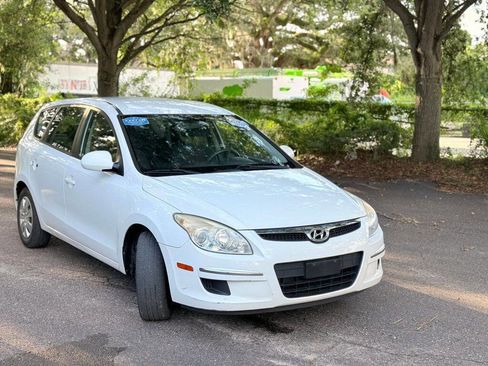 Used 2011 Hyundai Elantra GLS image 3