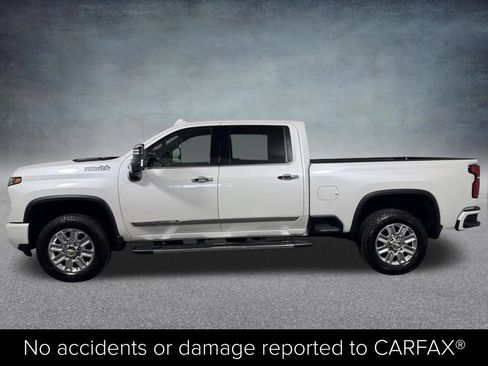 Used 2024 Chevrolet Silverado 2500 High Country w/ Technology Package AWD/4WD image 3