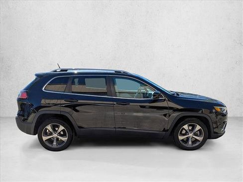 Used 2019 Jeep Cherokee Limited image 4