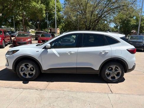 Used 2025 Ford Escape ST-Line Select AWD/4WD image 3