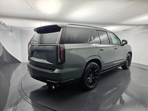 Used 2023 Cadillac Escalade Sport Platinum w/ LPO, ONYX Package AWD/4WD image 4