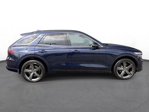 Used 2025 Genesis GV70 2.5T w/ Sport Prestige Package AWD/4WD image 2