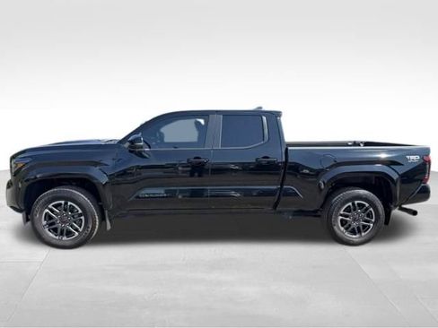 Used 2024 Toyota Tacoma TRD Sport w/ TRD Sport Premium Package AWD/4WD image 4