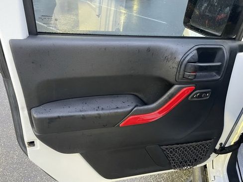 Used 2016 Jeep Wrangler Unlimited Rubicon w/ Dual Top Group image 29