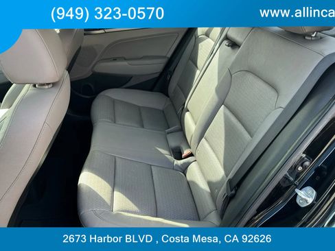 Used 2018 Hyundai Elantra Limited image 9