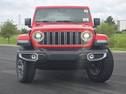 New 2025 Jeep Wrangler Sahara image 13