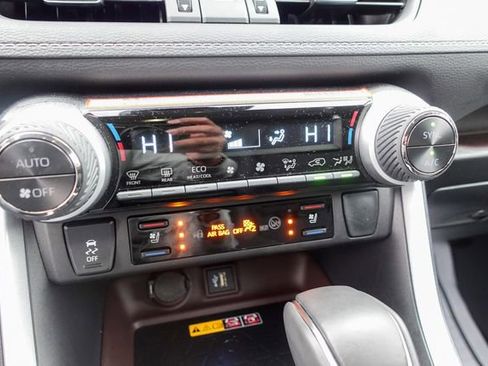 Certified 2025 Toyota RAV4 Limited image 25